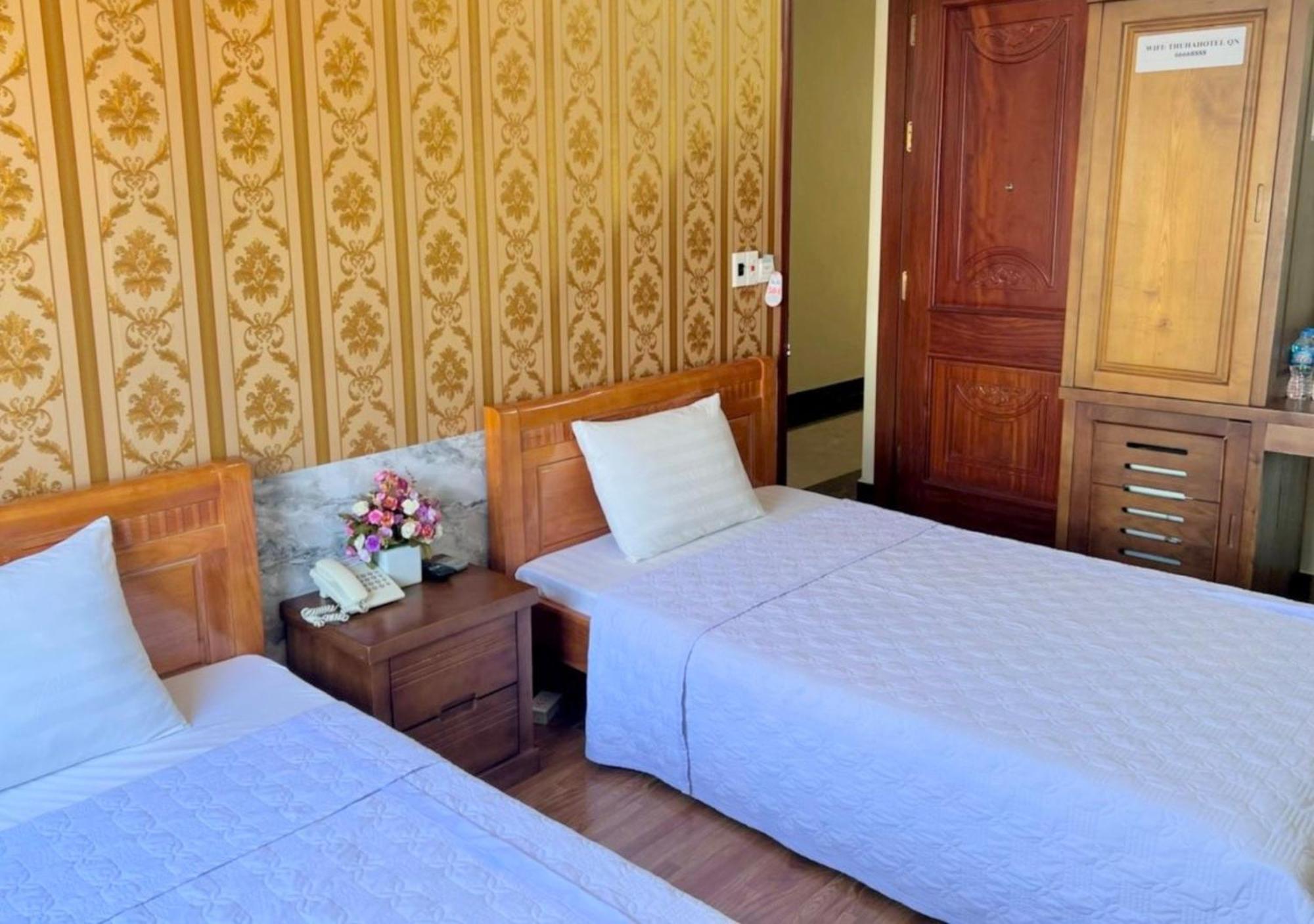 Thu Ha Hotel Uong Bi Eksteriør billede